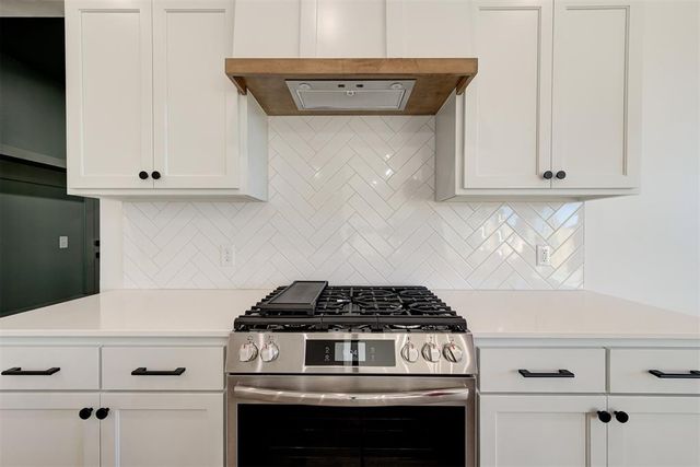 16105 Navarra Way, Oklahoma City, OK 73170