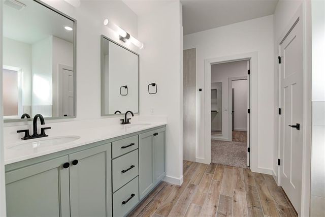 16105 Navarra Way, Oklahoma City, OK 73170