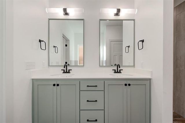 16105 Navarra Way, Oklahoma City, OK 73170