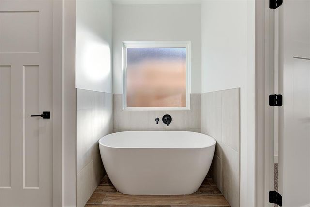 16105 Navarra Way, Oklahoma City, OK 73170