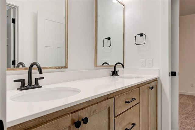 16105 Navarra Way, Oklahoma City, OK 73170