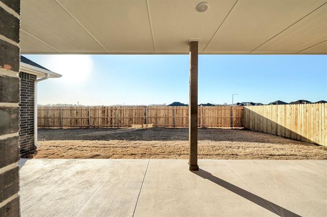 16105 Navarra Way, Oklahoma City, OK 73170