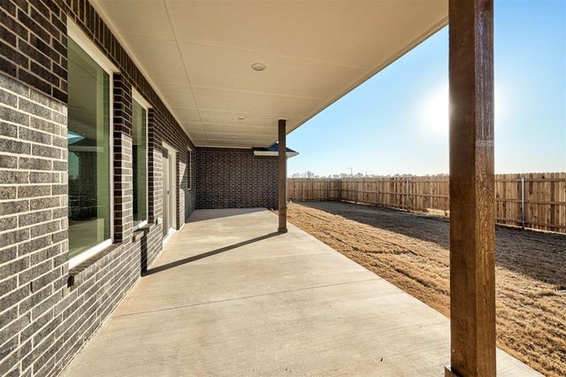 16105 Navarra Way, Oklahoma City, OK 73170