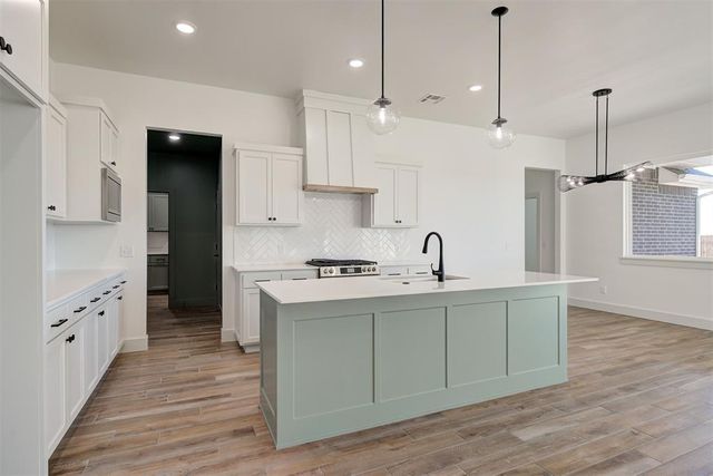 16105 Navarra Way, Oklahoma City, OK 73170