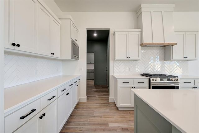 16105 Navarra Way, Oklahoma City, OK 73170