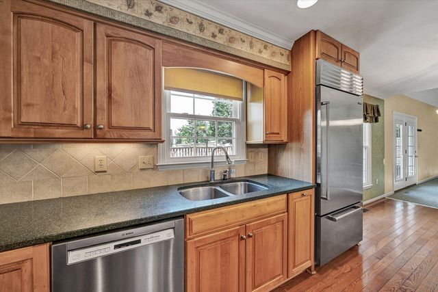 341 Sommersby LN, Troutville, VA 24175