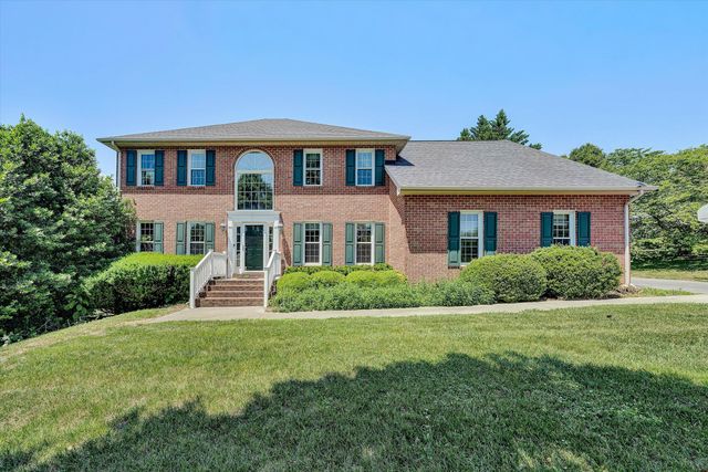 341 Sommersby LN, Troutville, VA 24175