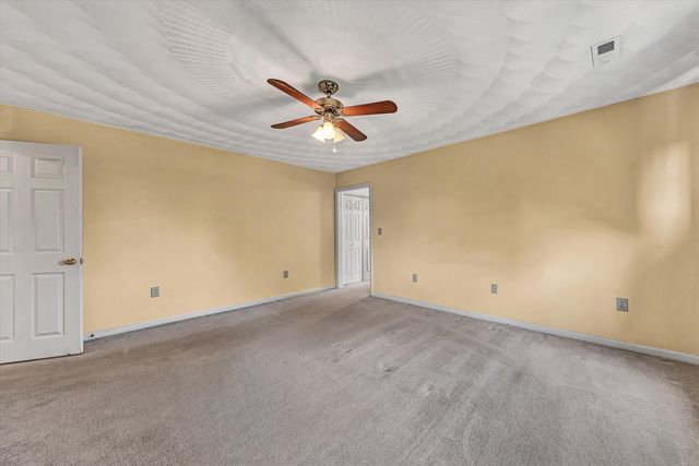 341 Sommersby LN, Troutville, VA 24175