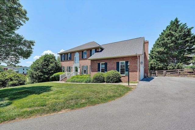 341 Sommersby LN, Troutville, VA 24175