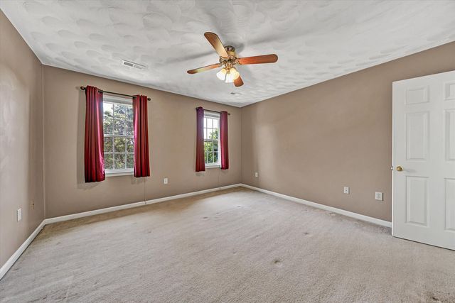 341 Sommersby LN, Troutville, VA 24175