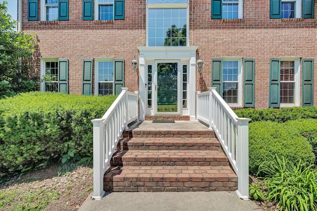 341 Sommersby LN, Troutville, VA 24175
