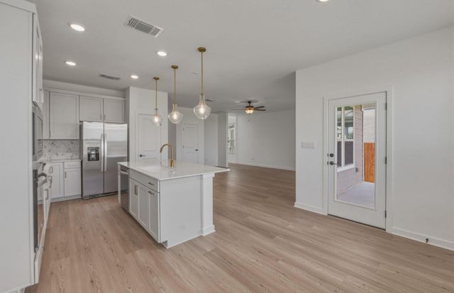 113 Ventura DR, Liberty Hill, TX 78642