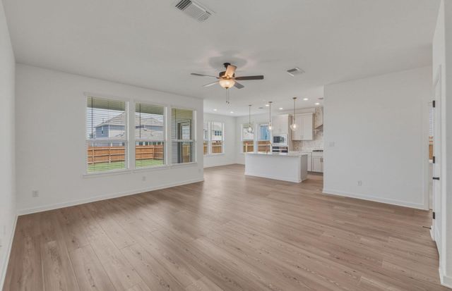 113 Ventura DR, Liberty Hill, TX 78642