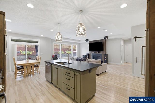 5963 Evangelista St S, Salem, OR 97306