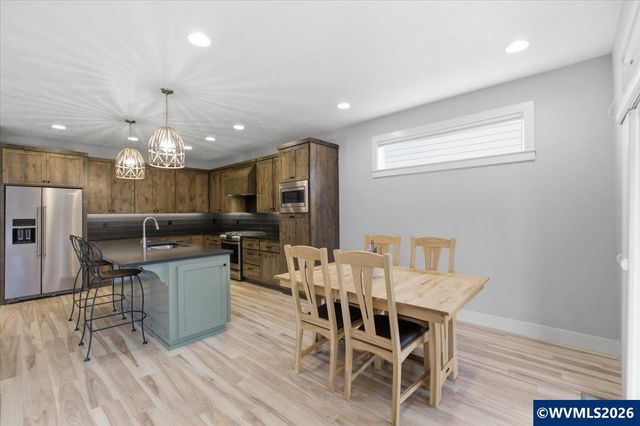 5963 Evangelista St S, Salem, OR 97306