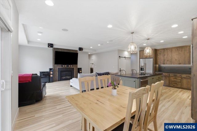 5963 Evangelista St S, Salem, OR 97306