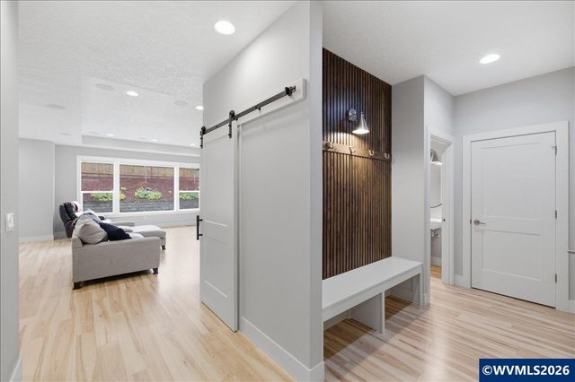 5963 Evangelista St S, Salem, OR 97306