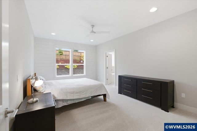 5963 Evangelista St S, Salem, OR 97306