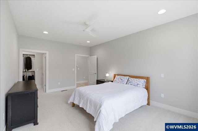 5963 Evangelista St S, Salem, OR 97306