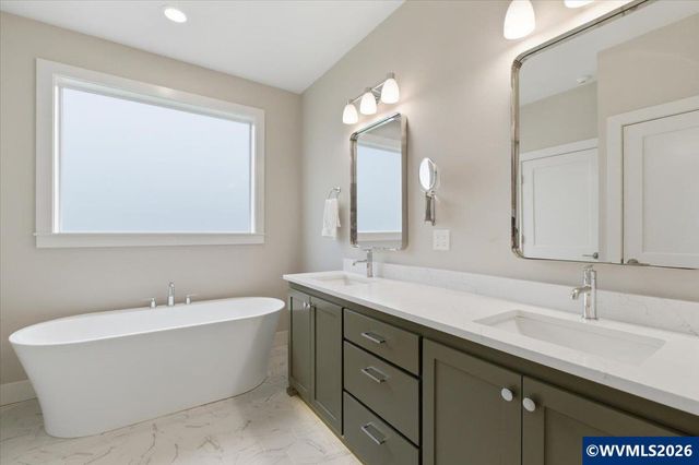 5963 Evangelista St S, Salem, OR 97306