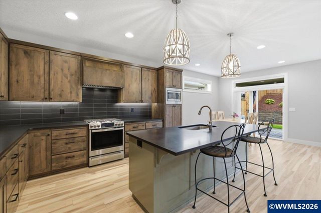 5963 Evangelista St S, Salem, OR 97306