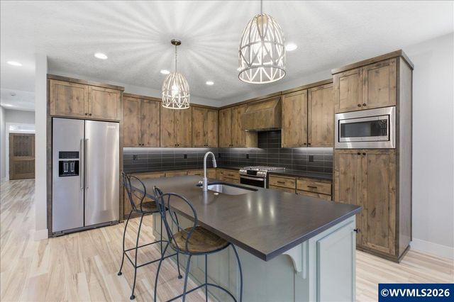 5963 Evangelista St S, Salem, OR 97306