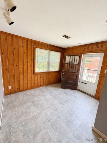 2620 GENEVA Street, Montgomery, AL 36107