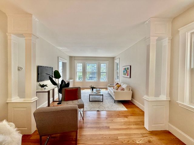 21 Upcrest Rd SF, Boston, MA 02135
