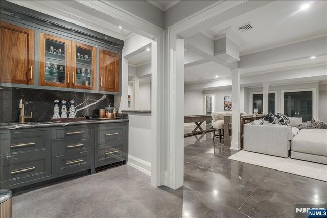 555 Miller Court, Wyckoff, NJ 07481