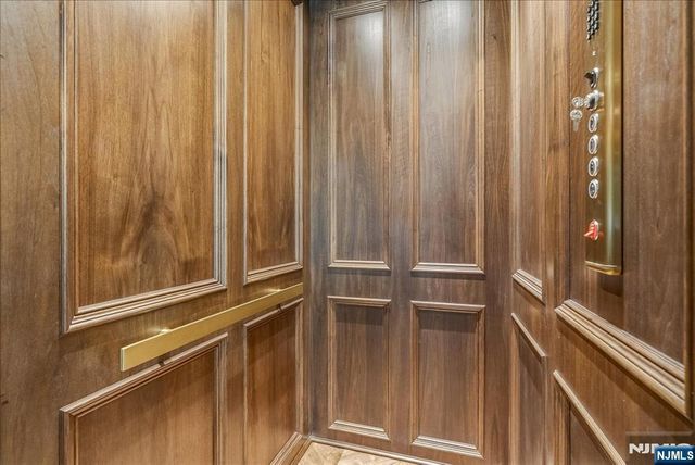 555 Miller Court, Wyckoff, NJ 07481