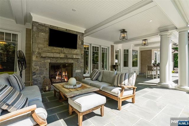 555 Miller Court, Wyckoff, NJ 07481