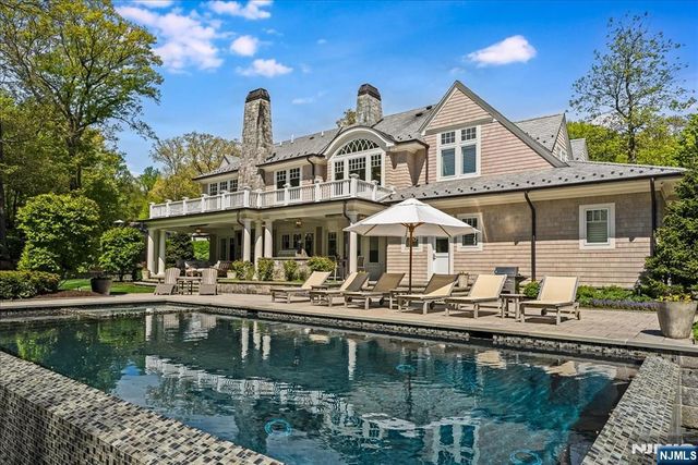 555 Miller Court, Wyckoff, NJ 07481