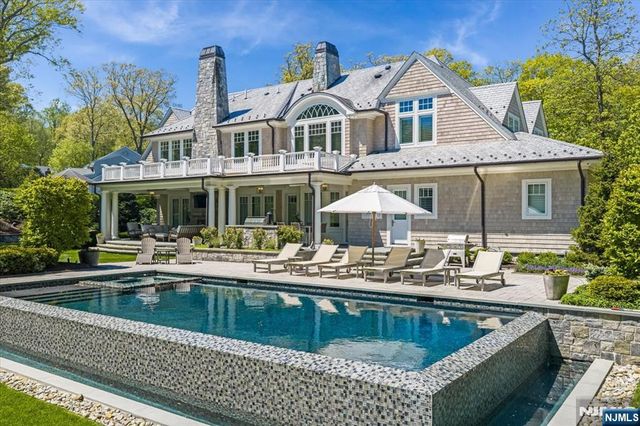 555 Miller Court, Wyckoff, NJ 07481