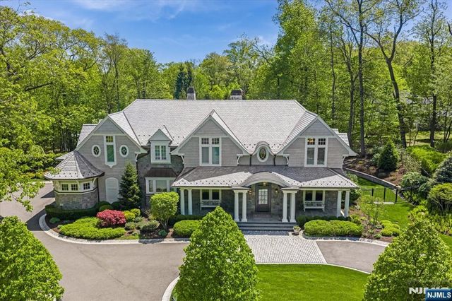 555 Miller Court, Wyckoff, NJ 07481