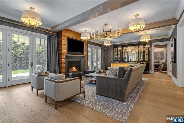 555 Miller Court, Wyckoff, NJ 07481