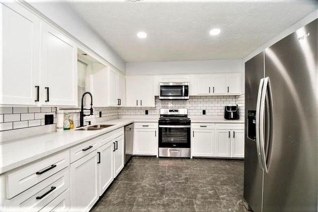 2404 Oaks Drive, Pasadena, TX 77502