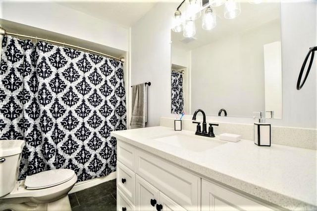 2404 Oaks Drive, Pasadena, TX 77502