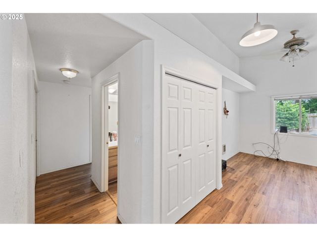 925 CHICKSES Dr, Coos Bay, OR 97420