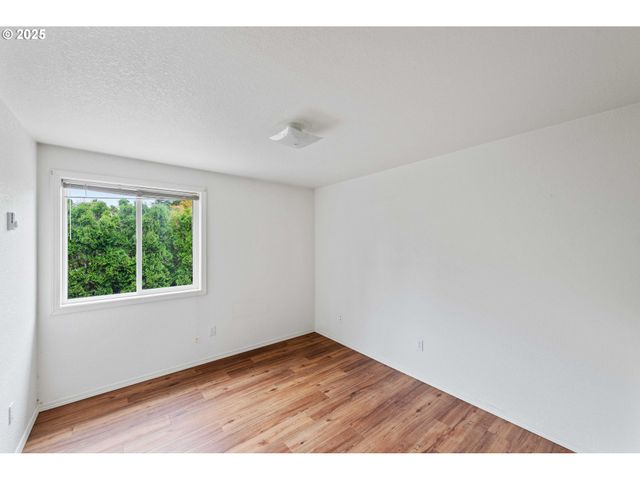 925 CHICKSES Dr, Coos Bay, OR 97420