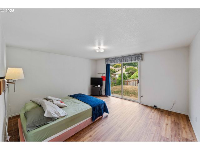 925 CHICKSES Dr, Coos Bay, OR 97420