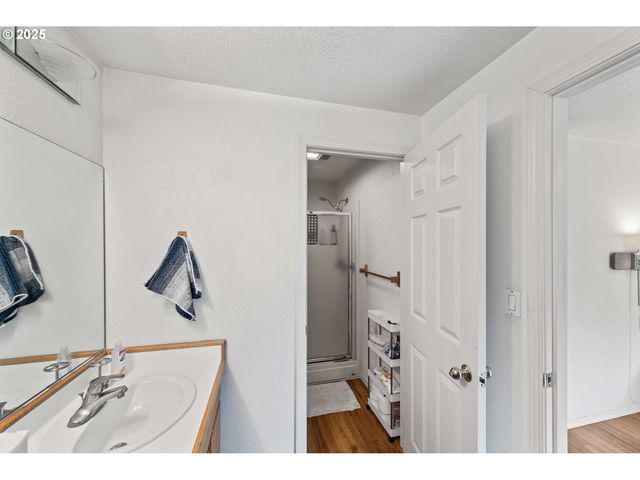 925 CHICKSES Dr, Coos Bay, OR 97420
