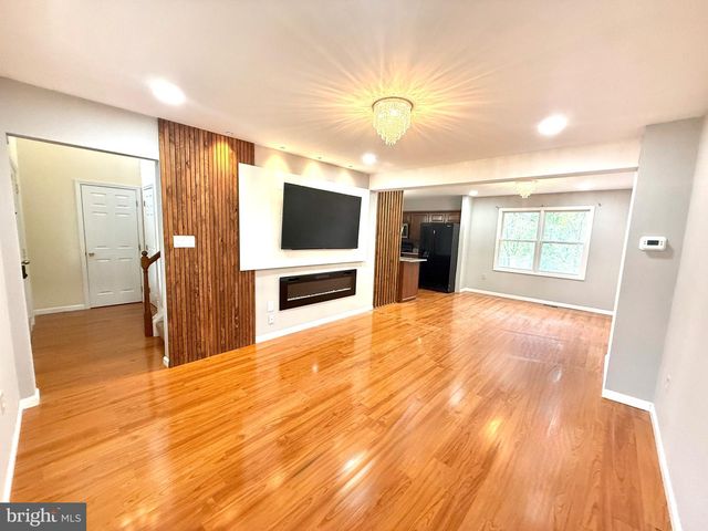 6081 LONG POND DR, Birdsboro, PA 19508