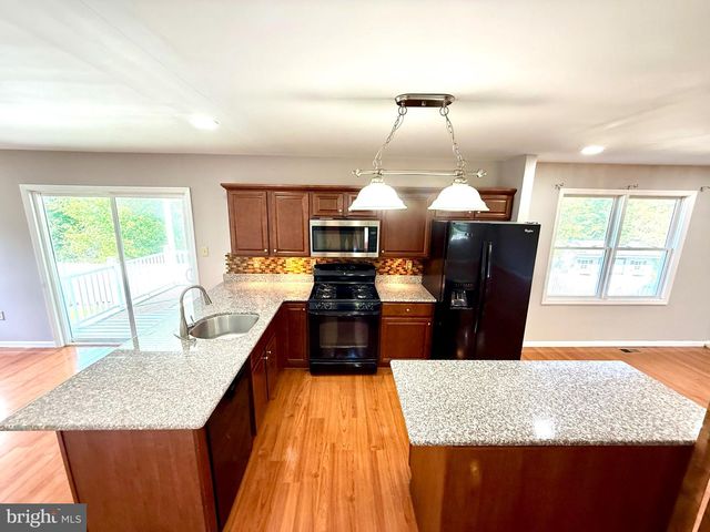 6081 LONG POND DR, Birdsboro, PA 19508
