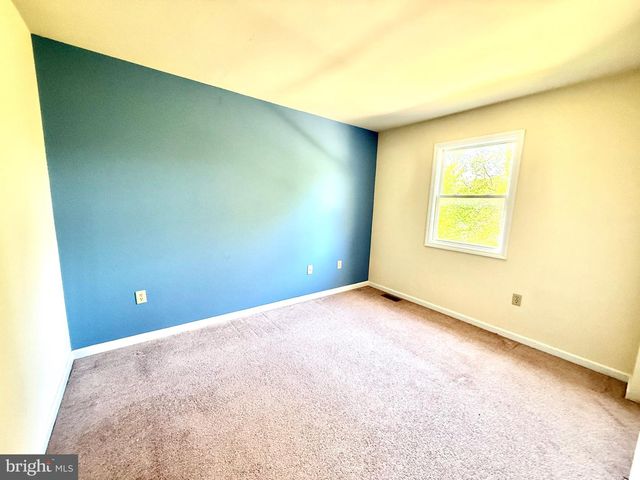 6081 LONG POND DR, Birdsboro, PA 19508