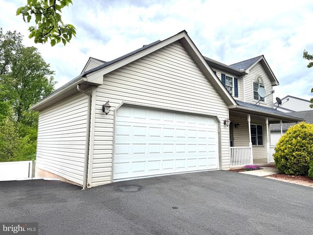 6081 LONG POND DR, Birdsboro, PA 19508