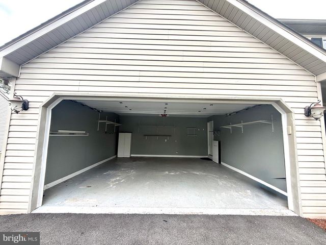 6081 LONG POND DR, Birdsboro, PA 19508