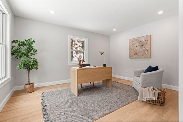 15 Tenth St, Tewksbury, MA 01876