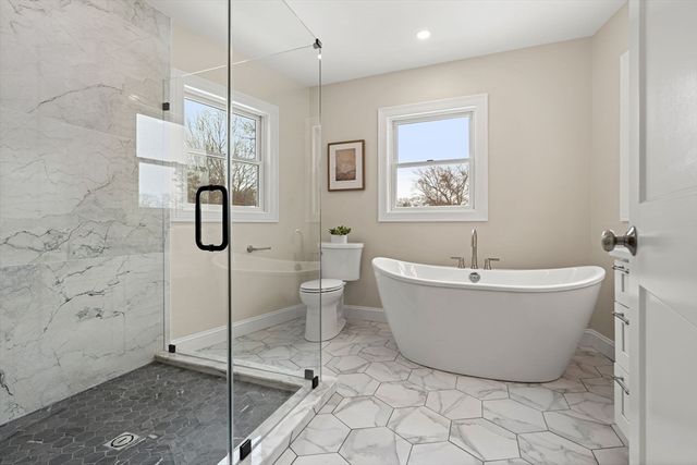 15 Tenth St, Tewksbury, MA 01876