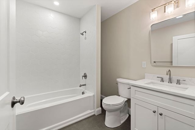 15 Tenth St, Tewksbury, MA 01876