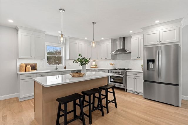 15 Tenth St, Tewksbury, MA 01876